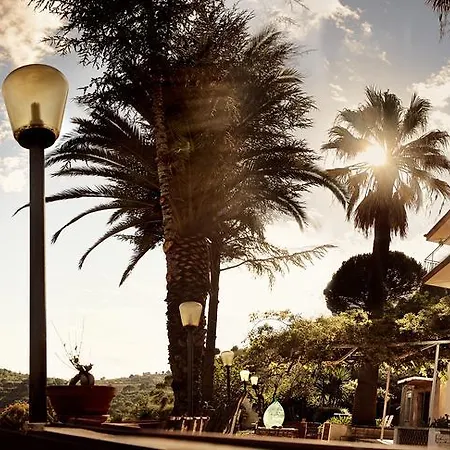 Trinacria Pool&rooms *